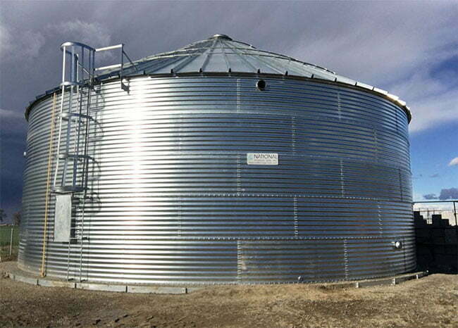 Water storage tank