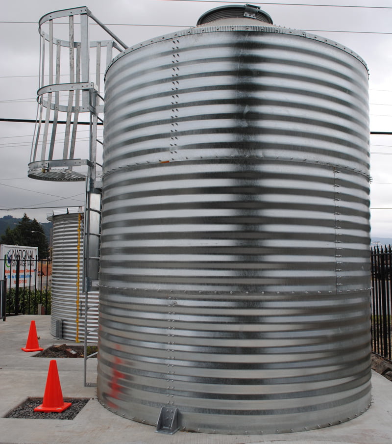 Water storage tank